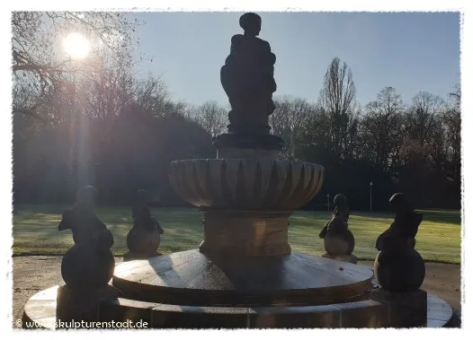 Brunnen im Carl-Duisberg-Park