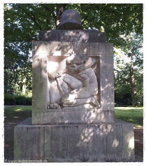 Kriegerdenkmal-Stahlhelm von Fritz Klimsch
