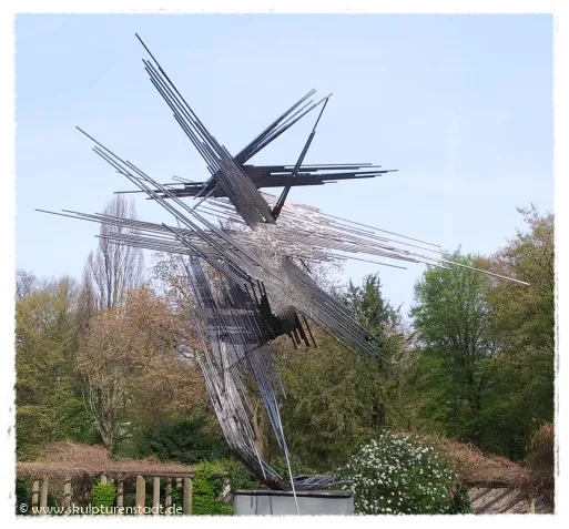 Raumplastik am Doktorsburg von Norbert Kricke